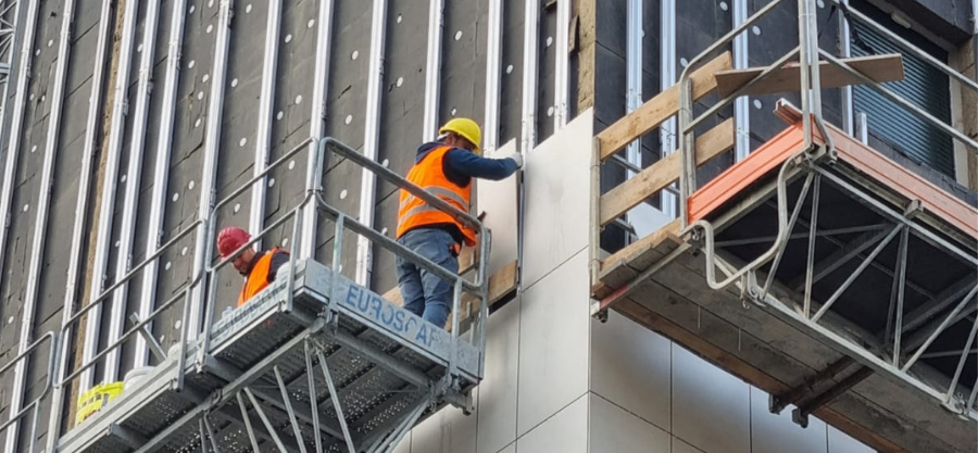 fasades darbi privatmajai